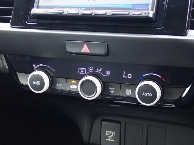 ���I�[�g�G�A�R������(^^�􁚎����������y�X!���K�Ȏ�����f���������\�ł��B����p�l����X�C�b�`���㎿�ő��쐫���ǍD�ł��B