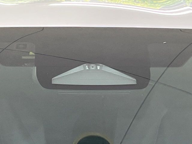 �y�g���^�Z�[�t�e�B�Z���X�z���s���ɑO���̎ԗ�����F�����A�Փ˂������Ȏ��͌x��ƃu���[�L�ŏՓˉ���Ɣ�Q�y�����A�V�X�g�B�����S�Ƀh���C�u�����y���݂��������܂��B