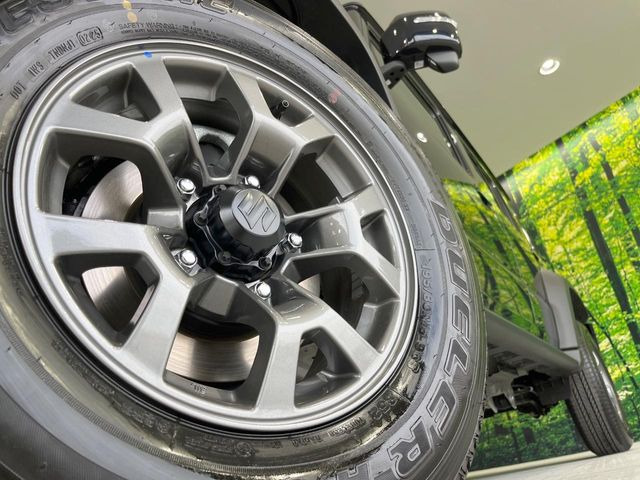 �y����15�C���`�A���~�z�C�[���z�O�ςɃ}�b�`���������A���~�z�C�[���𑕒����Ă���܂��B�e��ЊO�A���~�z�C�[����A�X�^�b�h���X�^�C�����戵�����Ă���܂��B���񂲑��k����������