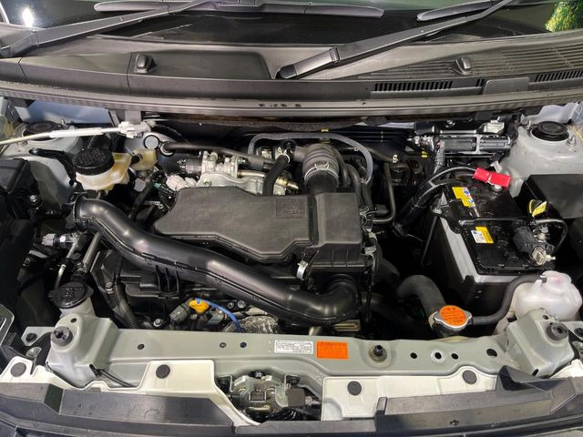 親切・丁寧な専門メカニックスタッフが応対!・車検・点検整備・事故等の修理などアフターサービスも安心。お車のカスタマイズもネクステージのサービススタッフまでご相談ください!