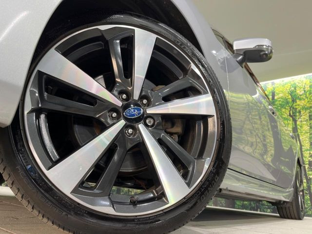 �y����18�C���`�A���~�z�C�[���z�O�ςɃ}�b�`���������A���~�z�C�[���𑕒����Ă���܂��B�e��ЊO�A���~�z�C�[����A�X�^�b�h���X�^�C�����戵�����Ă���܂��B���񂲑��k����������