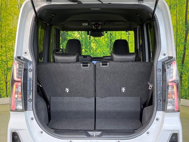 普段のお買い物や通勤、送迎等に十分な荷室スペースを確保しております。セカンドシートを倒すと、大きな荷物の積載も可能です♪