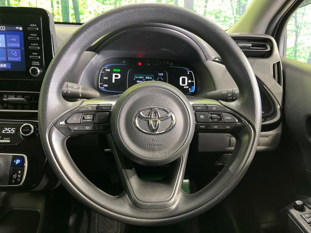 【ステアリングスイッチ】運転中、前方から目線をそらすことなく、オーディオ等の操作が可能な便利機能!安心&快適なドライブを演出してくれます♪