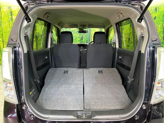 普段のお買い物や通勤、送迎等に十分な荷室スペースを確保しております。セカンドシートを倒すと、大きな荷物の積載も可能です♪