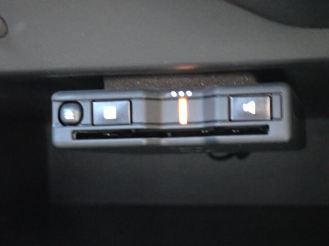 ETCも装備しています。ノンストップで料金所を通過できます。うれしい装備ですよね。