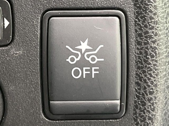 �y�G�}�[�W�F���V�[�u���[�L�z���s���ɑO���̎ԗ�����F�����A�Փ˂������Ȏ��͌x��ƃu���[�L�ŏՓˉ���Ɣ�Q�y�����A�V�X�g�B�����S�Ƀh���C�u�����y���݂��������܂��B