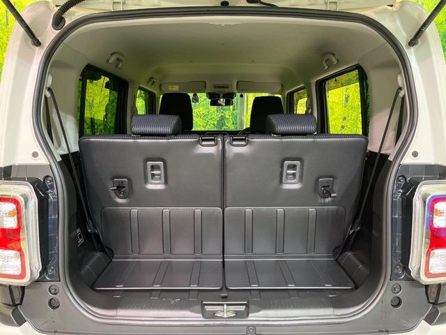 ���i�̂���������ʋ΁A���}���ɏ\���ȉ׎��X�y�[�X���m�ۂ��Ă���܂��B�Z�J���h�V�[�g��|���ƁA�傫�ȉו��̐ύڂ��\�ł���