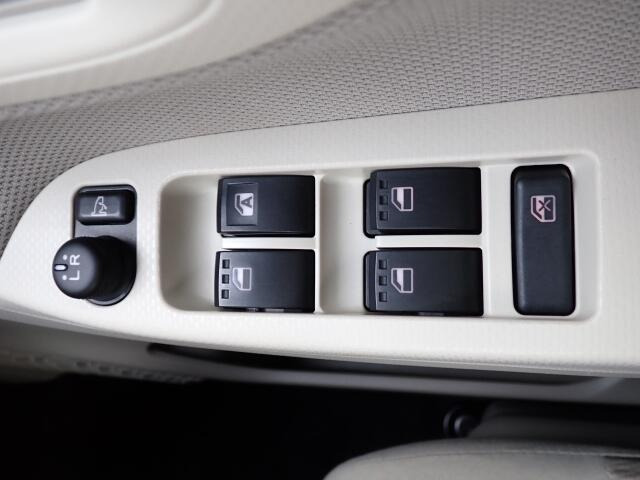 電動格納式ドアミラー・パワーウィンドウ装備しています。