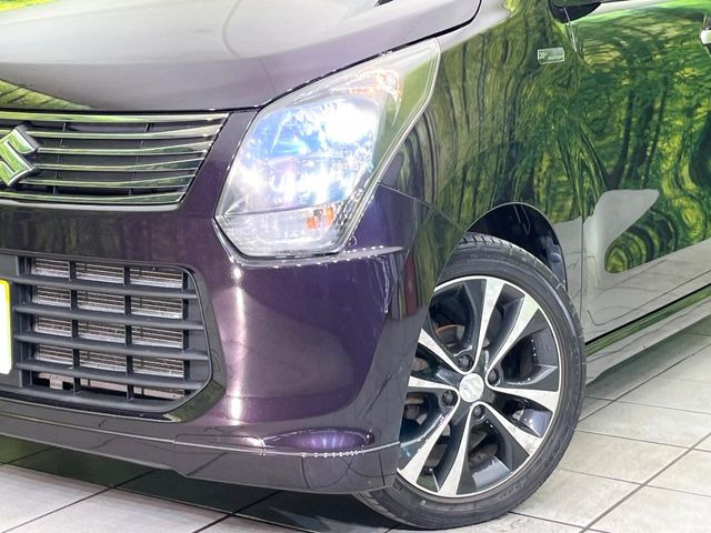 【HIDヘッドライト】非常に明るく前方を照らしてくれるので、悪天候や夜間の走行時も視界良好で安心してお乗りいただけます。