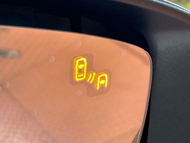 �y�u���C���h�X�|�b�g���j�^�����O�z���s���A�h�A�~���[�̎��p�ɂȂ�₷���ӏ��Ɍ㑱�Ԃ��ڋ߂���ƃT�C�h�~���[�t�߂Ɍx����\���A�h���C�o�[�ɒ��ӊ��N�����Ă���܂��B