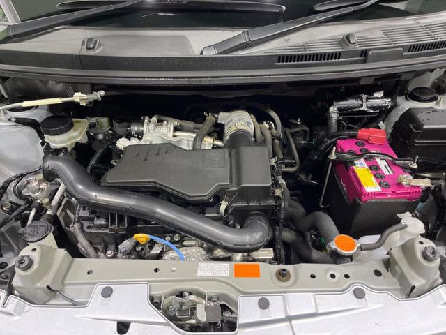 親切・丁寧な専門メカニックスタッフが応対!・車検・点検整備・事故等の修理などアフターサービスも安心。お車のカスタマイズもネクステージのサービススタッフまでご相談ください!