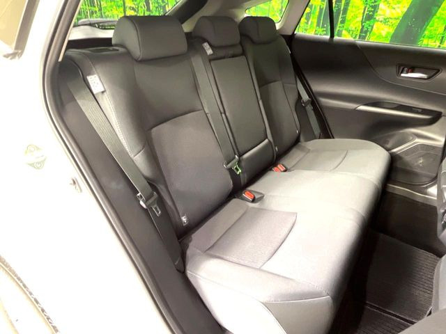 後部座席も気になるようなキズ・汚れやへたり等、大きなダメージはなく、良好な状態です。