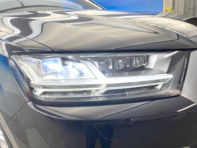 ●マトリクスLEDヘッドランプ:LEDハイビームが多数独立で存在し、ハイビーム時に対向車や前方を走る車の部分をロービームに切り替えが可能!!シーケンシャルウインカーも装備!!