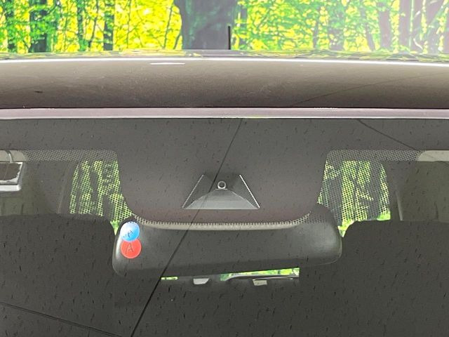 �y�z���_�Z���V���O�z���s���ɑO���̎ԗ�����F�����A�Փ˂������Ȏ��͌x��ƃu���[�L�ŏՓˉ���Ɣ�Q�y�����A�V�X�g�B�����S�Ƀh���C�u�����y���݂��������܂��B