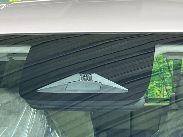 �y�z���_�Z���V���O�z���s���ɑO���̎ԗ�����F�����A�Փ˂������Ȏ��͌x��ƃu���[�L�ŏՓˉ���Ɣ�Q�y�����A�V�X�g�B�����S�Ƀh���C�u�����y���݂��������܂��B