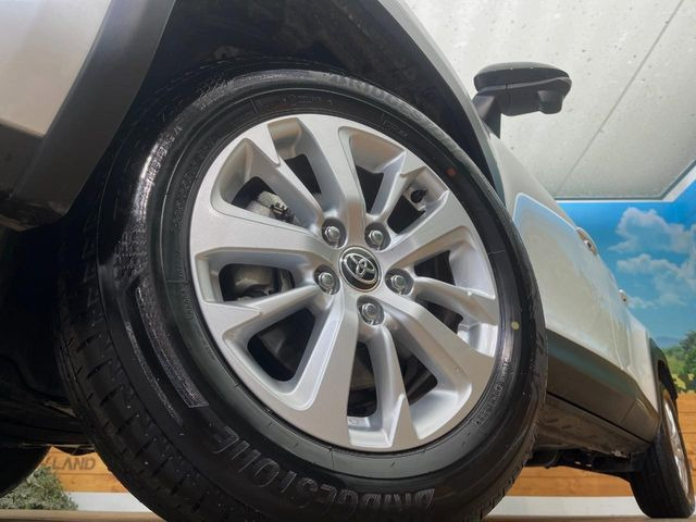 �y����16�C���`�A���~�z�C�[���z�O�ςɃ}�b�`���������A���~�z�C�[���𑕒����Ă���܂��B�e��ЊO�A���~�z�C�[����A�X�^�b�h���X�^�C�����戵�����Ă���܂��B���񂲑��k����������