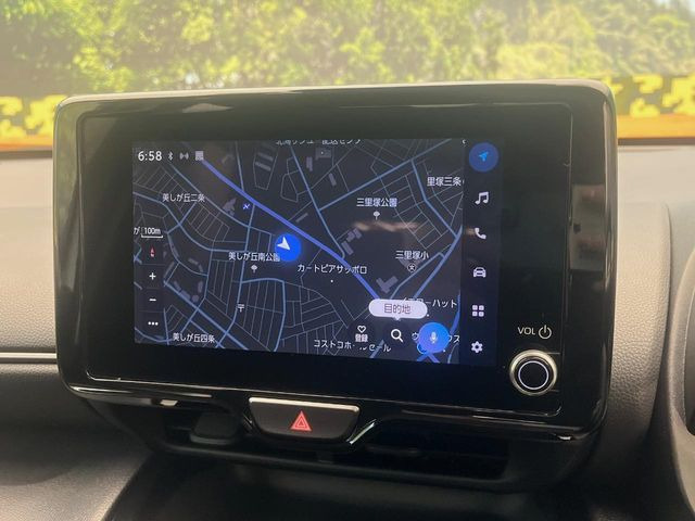 �y8�C���` �f�B�X�v���C�I�[�f�B�I�z���ʂ̃f�B�X�v���C��AppleCarPlay��AndroidAuto�����p�\�B�傫�ȉ�ʂŃX�}�z�i�r�A�v���������p���������܂���