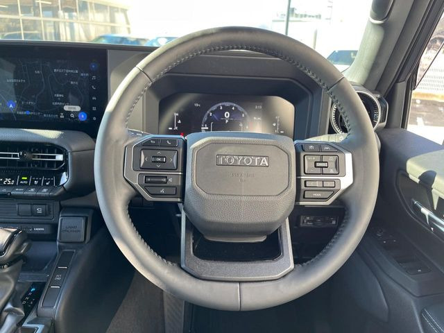 �y�����v�����X�e�A�����O�z�㎿�Ȋv���g�p���邱�ƂŁA��ɂ����������݂ƂĂ��^�]���₷���n���h���ł���