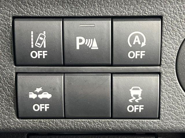 【クリアランスソナー】バンパーに付いたセンサーが障害物を検知!一定の距離に近づくとアラートで教えてくれます♪狭い駐車スペースや車庫入れ時も安心ですね☆