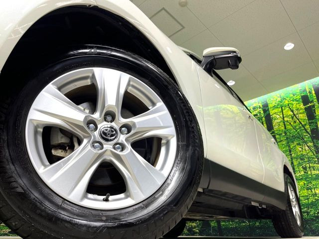 【純正17インチアルミホイール】外観にマッチした純正アルミホイールを装着しております。各種社外アルミホイールや、スタッドレスタイヤも取扱いしております。是非ご相談ください♪