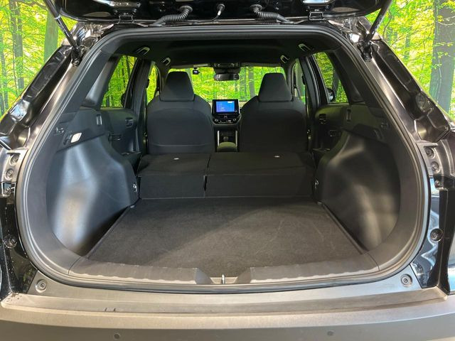 ���i�̂���������ʋ΁A���}���ɏ\���ȉ׎��X�y�[�X���m�ۂ��Ă���܂��B�Z�J���h�V�[�g��|���ƁA�傫�ȉו��̐ύڂ��\�ł���