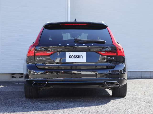 現行型エンジンにはボルボの認証を取得したMOTULの高級オイルSPECIFIC RBS0-2AE(0W-20)を使用します。