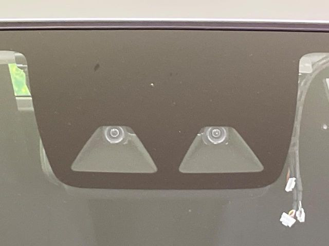 �y�X�}�[�g�A�V�X�g�z���s���ɑO���̎ԗ�����F�����A�Փ˂������Ȏ��͌x��ƃu���[�L�ŏՓˉ���Ɣ�Q�y�����A�V�X�g�B�����S�Ƀh���C�u�����y���݂��������܂��B