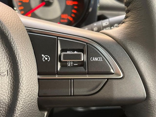 �y�N���[�Y�R���g���[���z�������H�����N���N���s�B�A�N�Z���𗣂��Ă���葬�x�ő��s���ł��A�������^�]���̕��S���y��!�����E�������ȒP�ȃX�C�b�`����Œ����ł��܂��B