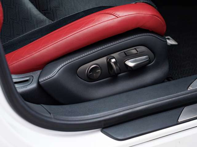 【 アペルタ認定中古車 】自社での車両確認に加え、第三者機関2社へ鑑定を依頼し、車両状態をチェック。商品化の時点で万が一不備があれば対応、安心してお届け出来るお車の状態に仕上げます。