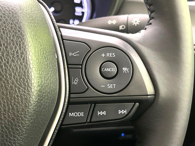 【レーダークルーズコントロール】高速道路での長距離走行が楽に!!自動で速度を保つクルーズコントロールが、衝突軽減システムと連携し、前方の車両を感知して車間を保つように速度調節してくれます!!