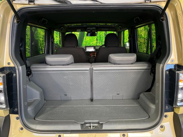 ���i�̂���������ʋ΁A���}���ɏ\���ȉ׎��X�y�[�X���m�ۂ��Ă���܂��B�Z�J���h�V�[�g��|���ƁA�傫�ȉו��̐ύڂ��\�ł���