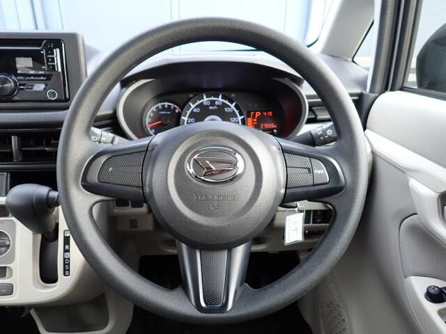 ステアリングはとてもきれいな状態です☆