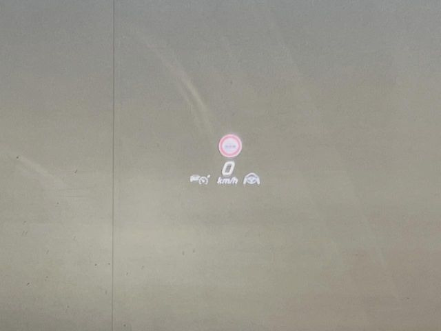 ���w�b�h�A�b�v�f�B�X�v���C:���݂̑��x�⑖�s�����f�W�^���\���ŉ^�]�ȑO���̃K���X�ɓ��e!�^�]���A���������炳���K�v�ȏ����m�F�ł���̂łƂ��Ă��֗��ň��S!