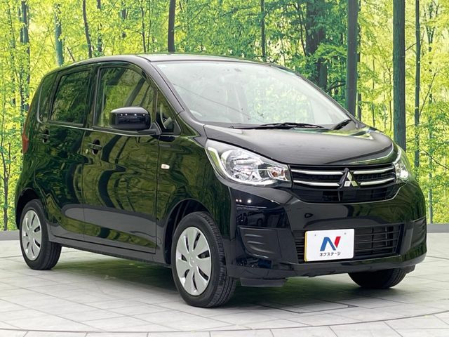 高透明度のガラス皮膜で撥水はもちろん、上質なツヤ・光沢を実現。紫外線や酸性雨から大切な愛車を保護し、色あせ・劣化を防止。「弾スプラッシュコート」、「弾プリミッサコート」からお選びいただけます。