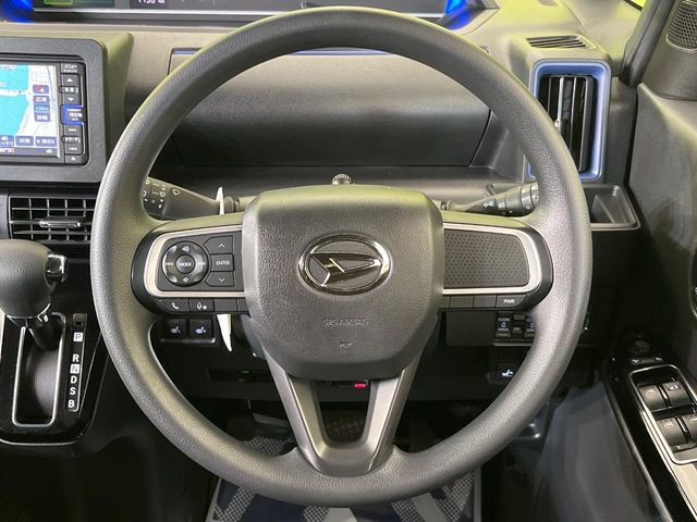 【ステアリングスイッチ】運転中、前方から目線をそらすことなく、オーディオ等の操作が可能な便利機能!安心&快適なドライブを演出してくれます♪