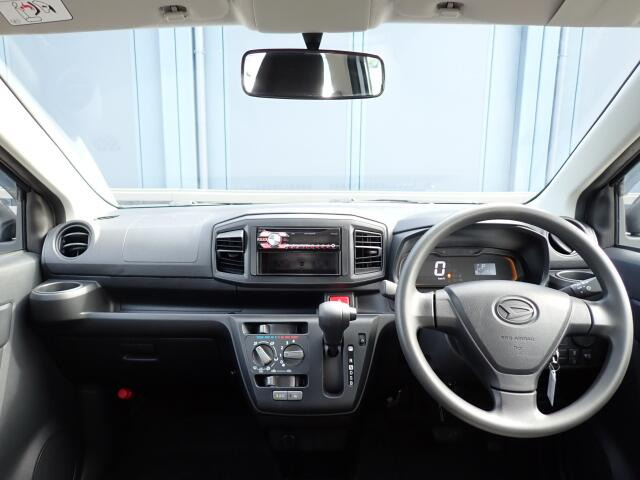 �C���p�l�摜�ɂȂ�܂��B�ԓ��͐��Ǝ҂ɂĎ����N���[�j���O�{�H�ς݂Ȃ̂ŁA��ϐ����ł��B