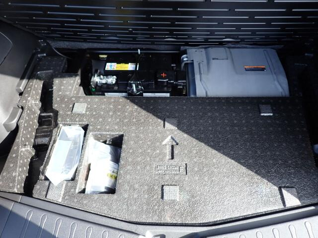 パンク修理キットが付いてます.