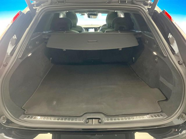 ●トランクルーム:趣味が広がる収容スペース!これだけの広さがあればお買い物やレジャーなどにも最適です!使用感も少なくきれいな状態を維持しております。