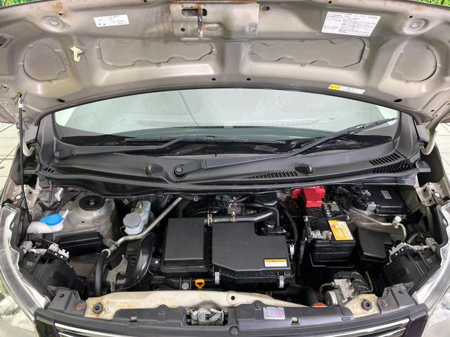 親切・丁寧な専門メカニックスタッフが応対!・車検・点検整備・事故等の修理などアフターサービスも安心。お車のカスタマイズもネクステージのサービススタッフまでご相談ください!