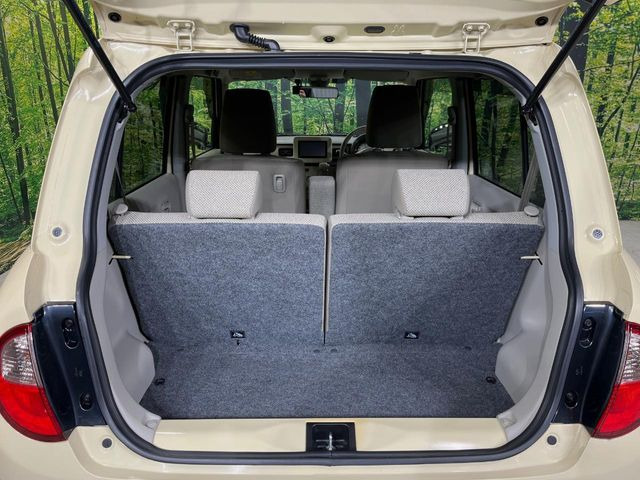 ���i�̂���������ʋ΁A���}���ɏ\���ȉ׎��X�y�[�X���m�ۂ��Ă���܂��B�Z�J���h�V�[�g��|���ƁA�傫�ȉו��̐ύڂ��\�ł���