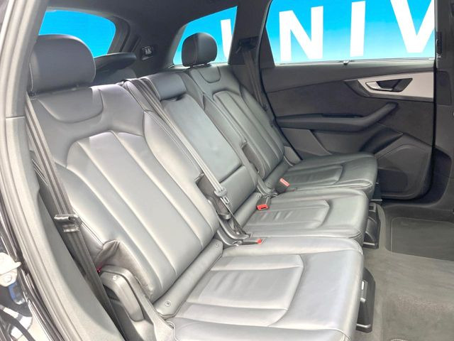 ●後部座席も気になるようなキズ・汚れやへたり等、大きなダメージはなく、良好な状態です。