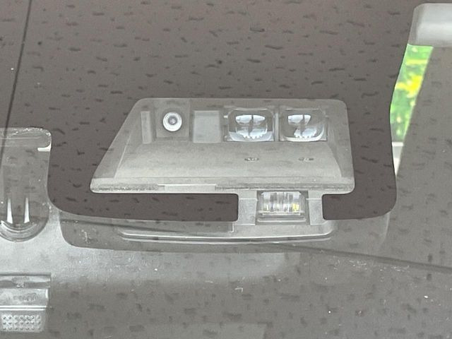 �y�g���^�Z�[�t�e�B�Z���X�z���s���ɑO���̎ԗ�����F�����A�Փ˂������Ȏ��͌x��ƃu���[�L�ŏՓˉ���Ɣ�Q�y�����A�V�X�g�B�����S�Ƀh���C�u�����y���݂��������܂��B