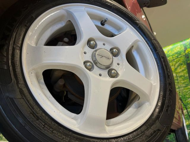 【アルミホイール】外観にマッチしたアルミホイールを装着しております。各種アルミホイールや、スタッドレスタイヤも取扱いしております。是非ご相談ください♪