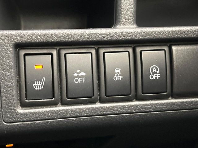 【シートヒーター】寒い日に重宝するシートヒーター!エアコンより早く温まってくれるので寒がりの人も安心ですね♪エアコンの温風は乾燥するから苦手、という方にもをおすすめです。