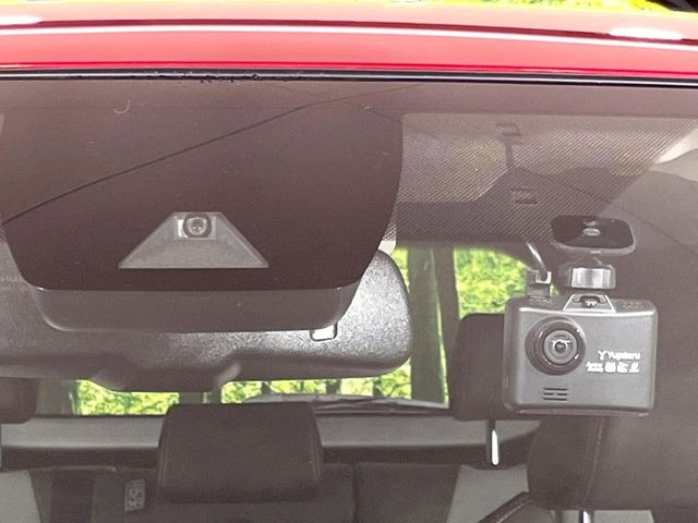 �y�g���^�Z�[�t�e�B�Z���X�z���s���ɑO���̎ԗ�����F�����A�Փ˂������Ȏ��͌x��ƃu���[�L�ŏՓˉ���Ɣ�Q�y�����A�V�X�g�B�����S�Ƀh���C�u�����y���݂��������܂��B