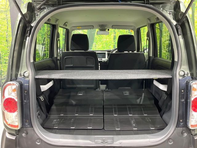 普段のお買い物や通勤、送迎等に十分な荷室スペースを確保しております。セカンドシートを倒すと、大きな荷物の積載も可能です♪