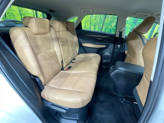 �^�]�ȃV�[�g���͎g�p�������Ȃ��A�ǍD�ȏ�ԂƂȂ��Ă��܂��B�O�I�[�i�[�l�����J�Ɏg���Ă������Ƃ��悭�킩��܂��ˁB�㕔���Ȃ��C�ɂȂ�悤�ȃL�Y�E�����ւ��蓙�A�傫�ȃ_���[�W�͂Ȃ��A�ǍD�ȏ�Ԃ�