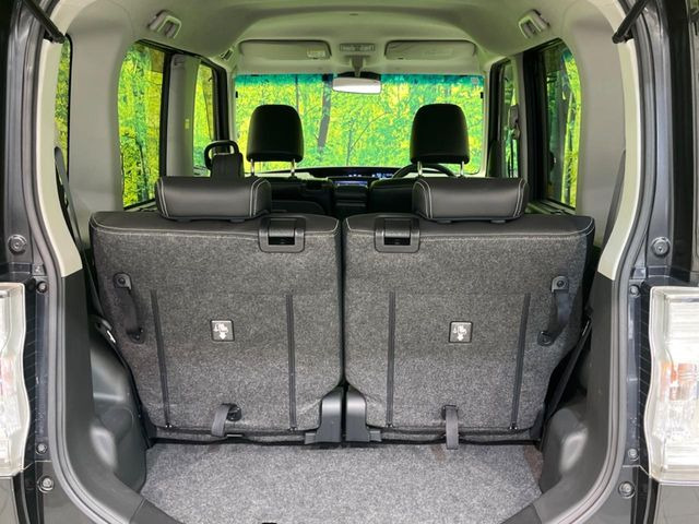 普段のお買い物や通勤、送迎等に十分な荷室スペースを確保しております。セカンドシートを倒すと、大きな荷物の積載も可能です♪