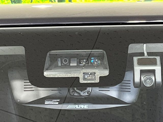 【スズキ セーフティサポート】走行中に前方の車両等を認識し、衝突しそうな時は警報とブレーキで衝突回避と被害軽減をアシスト。より安全にドライブをお楽しみいただけます。