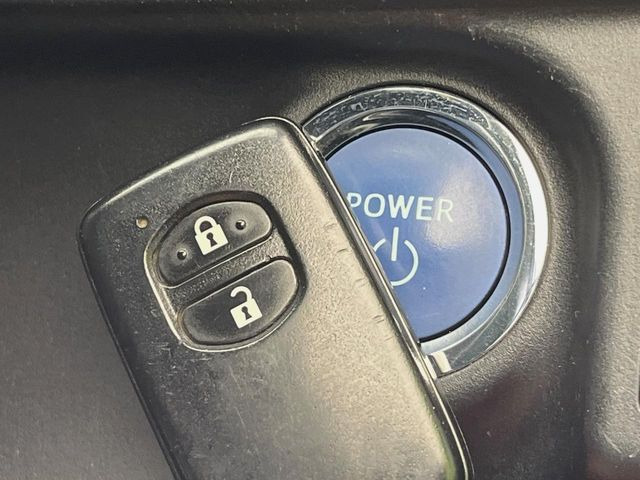 �y�X�}�[�g�L�[�z�J�o����|�P�b�g�ɓ��ꂽ�܂܂ł��h�A�̎{���E�������\�ȃX�}�[�g�L�[�𑕔��B�G���W���̃I���E�I�t�����J�M�����o���K�v����������Ƃ��Ă��֗��ł���